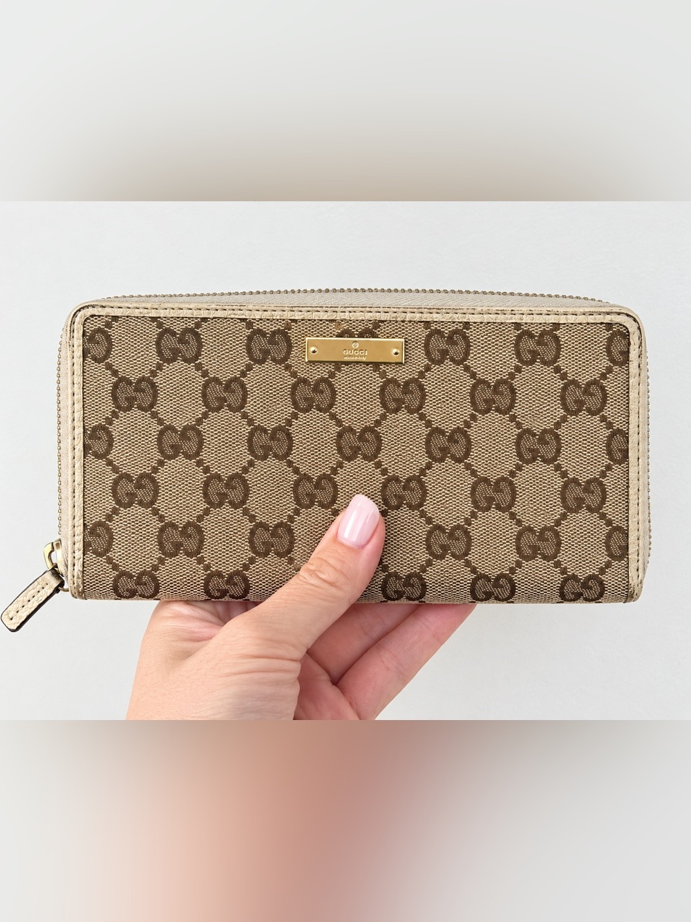 Gucci Canvas GG Logo Zip Wallet